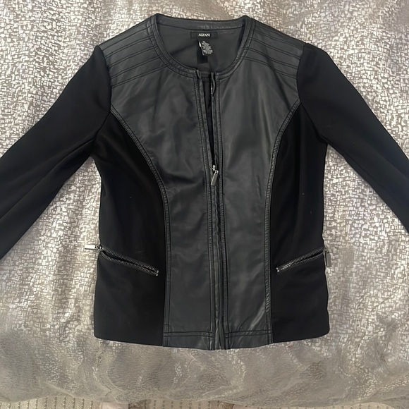 Black shell jacket - Picture 1 of 3